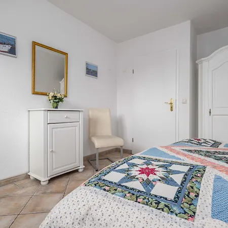 Holiday home Haus Zwischen Bodden Und