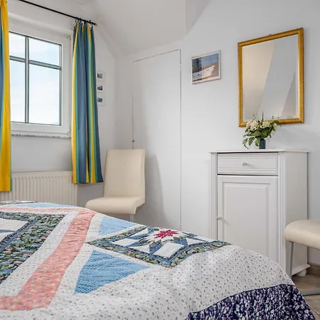 Holiday home Haus Zwischen Bodden Und *