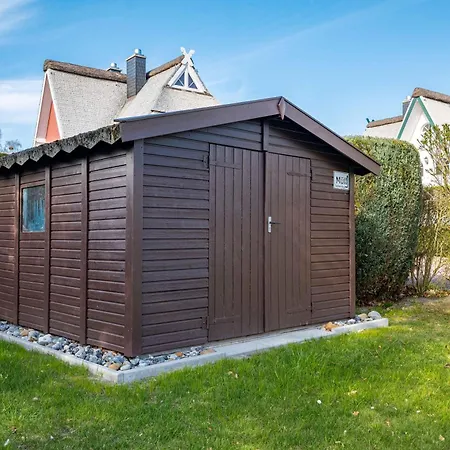 Haus Zwischen Bodden Und Holiday home *