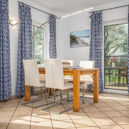 Haus Zwischen Bodden Und