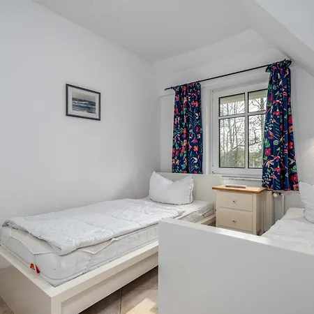Holiday home Haus Zwischen Bodden Und *