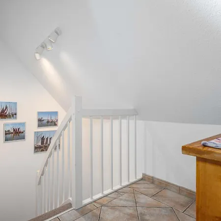 Haus Zwischen Bodden Und Holiday home *